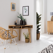 Lae piltide sirvija tammepuidust nurgalaud