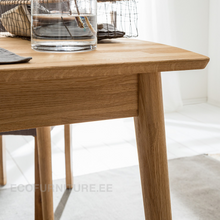 Lae piltide sirvija laud kööki