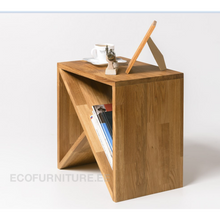 Lae piltide sirvija avatud sahtlitega öökapp