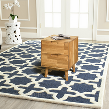 Lae piltide sirvija tammepuidust öökapp