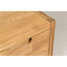 Lae piltide sirvija täispuidust öökapp