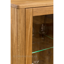 Lae piltide sirvija kapp elutuppa