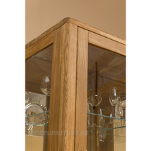 Lae piltide sirvija klaasriiulitega vitriinkapp