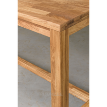 Lae piltide sirvija Jalatoega baarilaud