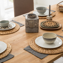 Lae piltide sirvija tammest lauaplaat